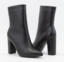 Load image into Gallery viewer, FaithAnne Boots- Black

